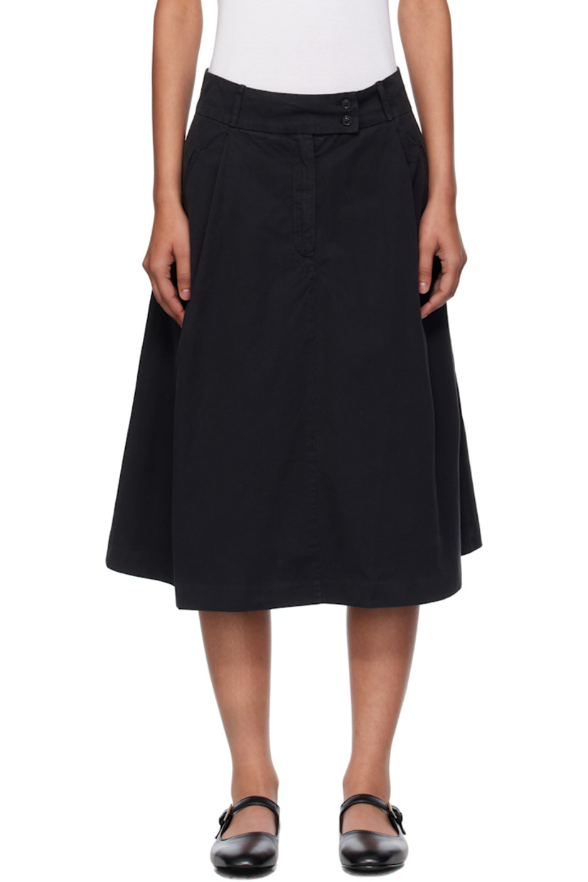 Organic cotton twill midi skirt.

· Mid-rise
· Belt loops
· Two-pocket styling
· Zip fly

Supplier color: Black