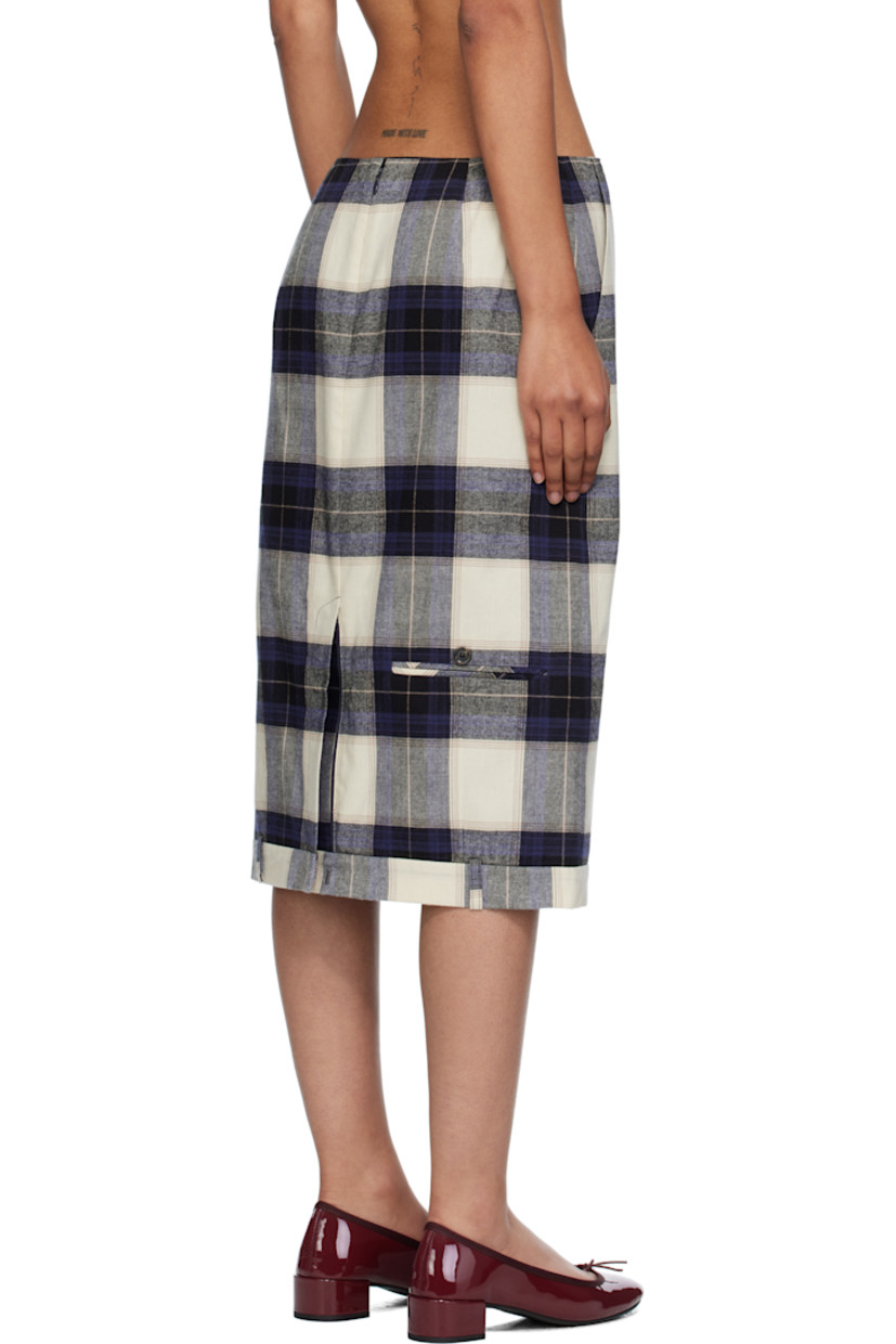 Cotton flannel midi skirt.

· Check pattern throughout
· Two-pocket styling
· Welt pocket at front and back
· Loops at hem
· Zip closure at back
· Central vent at back hem
· Full satin lining

Supplier color: Gn/Ch