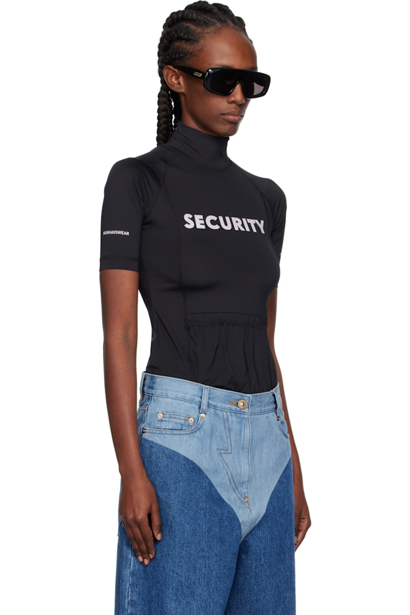Stretch jersey turtleneck.

· Text and logo printed at chest and sleeves
· Elasticized patch pocket at front 
· Raglan sleeves 

Supplier color: Black