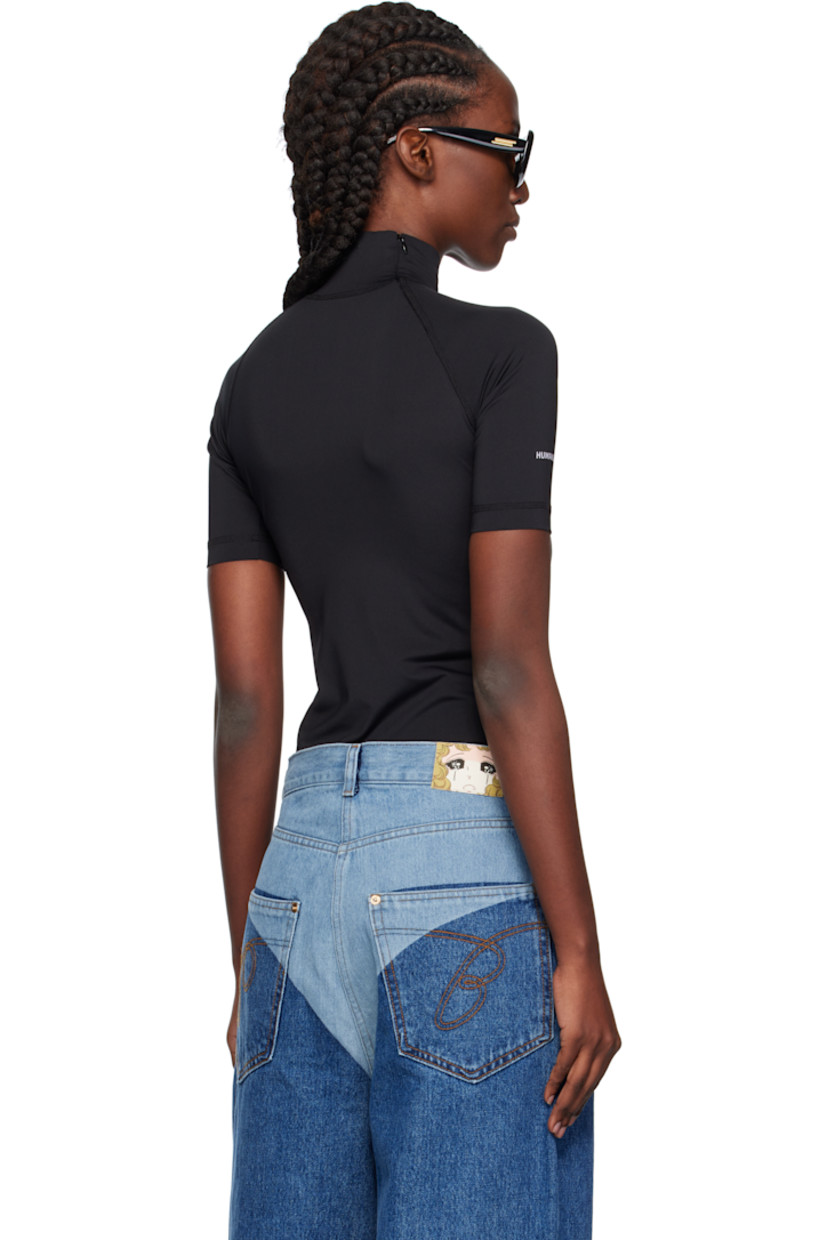 Stretch jersey turtleneck.

· Text and logo printed at chest and sleeves
· Elasticized patch pocket at front 
· Raglan sleeves 

Supplier color: Black