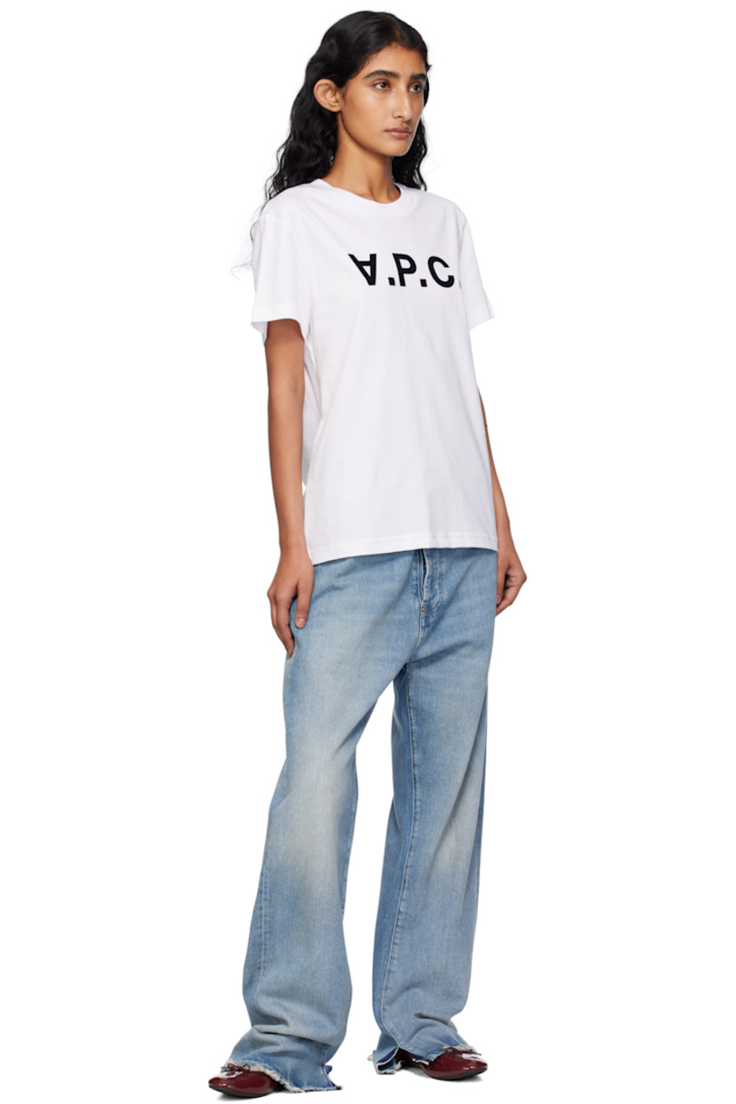 GOTS-certified organic cotton jersey T-shirt.

· Rib-knit crewneck
· Logo flocked at chest

Supplier color: White