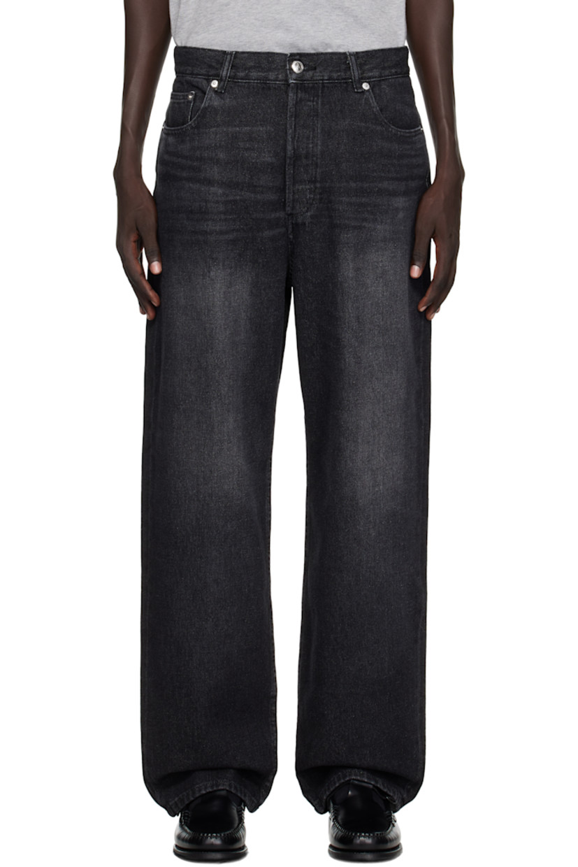 Non-stretch denim jeans.

· Fading and whiskering throughout
·� Wide-leg
· High-rise
· Belt loops
· Five-pocket styling
· Button fly
· Logo-engraved silver-tone hardware

Supplier color: False black