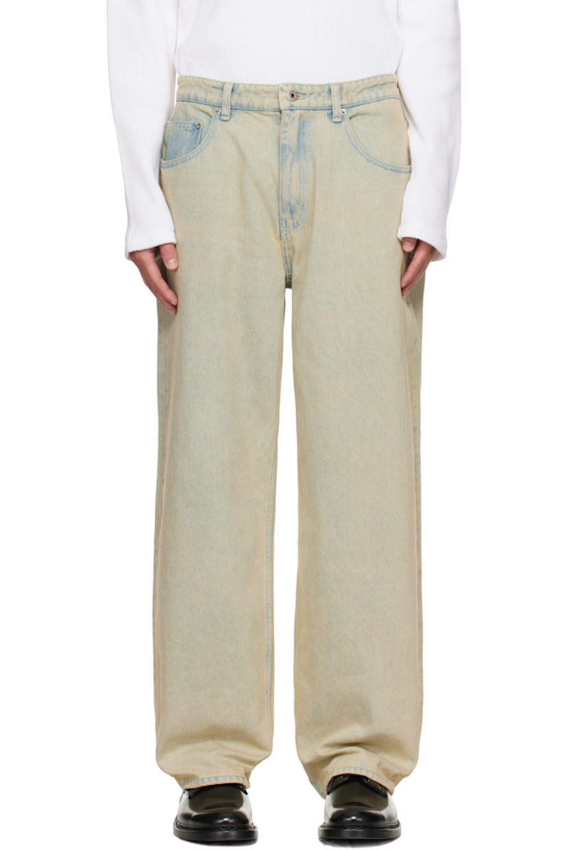 Non-stretch denim jeans.

· Fading throughout
· Loose-fit
· Belt loops
· Five-pocket styling
· Zip fly

Supplier color: Light blue