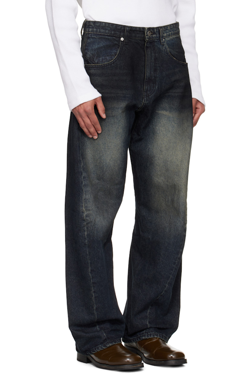 Non-stretch denim jeans.

· Fading and whiskering throughout
· Loose-fit
· Belt loops
· Four-pocket styling
· Zip fly
· Twisted outseams
· Contrast stitching in tan

Supplier color: Washed navy
