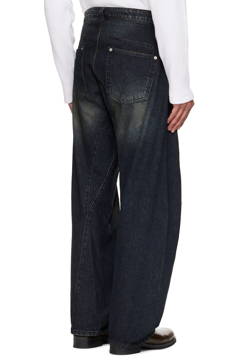 Non-stretch denim jeans.

· Fading and whiskering throughout
· Loose-fit
· Belt loops
· Four-pocket styling
· Zip fly
· Twisted outseams
· Contrast stitching in tan

Supplier color: Washed navy
