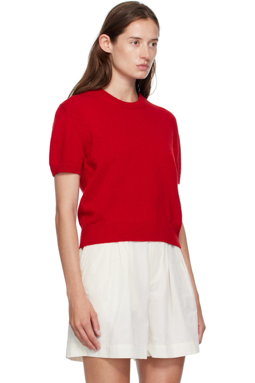 Knit superfine lambswool T-shirt.

· Fully fashioned construction
· Rib-knit crewneck, hem, and cuffs
· Cropped hem

Supplier color: Ruby red