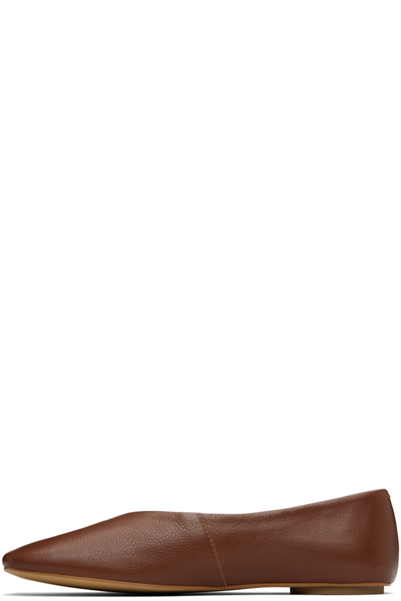 Grained leather ballerina flats.

· Square toe 
· Suede and buffed leather lining
· Leather sole with rubber injection

Supplier color: Tobacco
