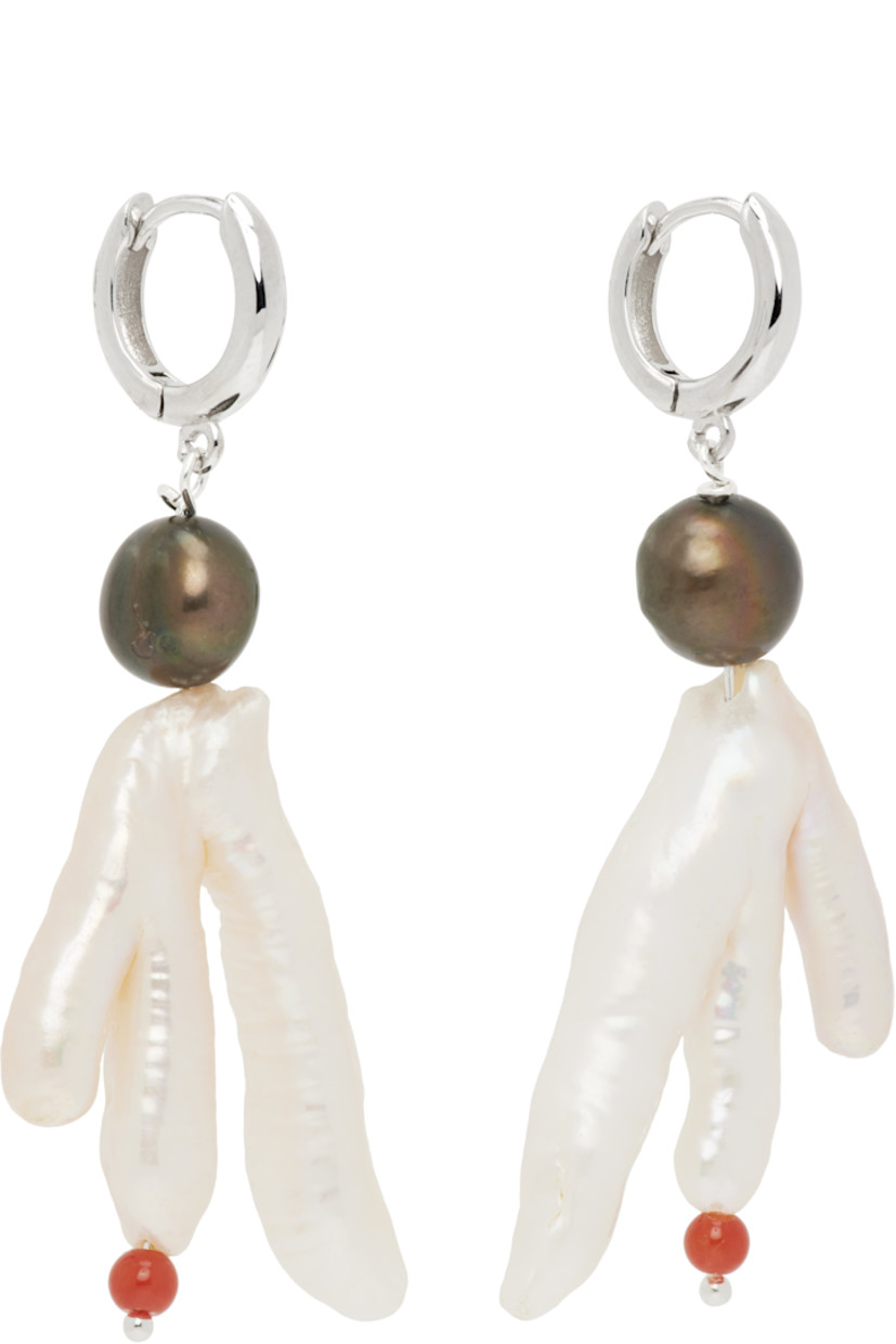 Pair of chicken foot freshwater pearl drop earrings.

· Beaded pearl and stones at length
· Hinged-post fastening
· Sterling silver hardware
· H2" x W0.75"

Part of the Gohar World Table VII collection.

Supplier color: Silver