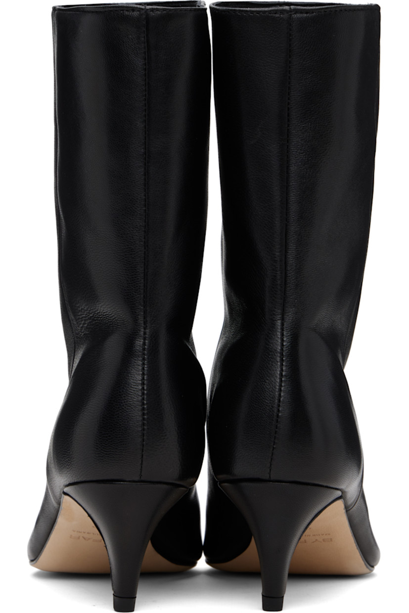 Ankle-high grained lambskin boots.

· LWG-certified lambskin
· Pointed toe
· Covered stiletto heel with rubber injection
· Leather sole
· Heel: H2.25"

Supplier color: Black