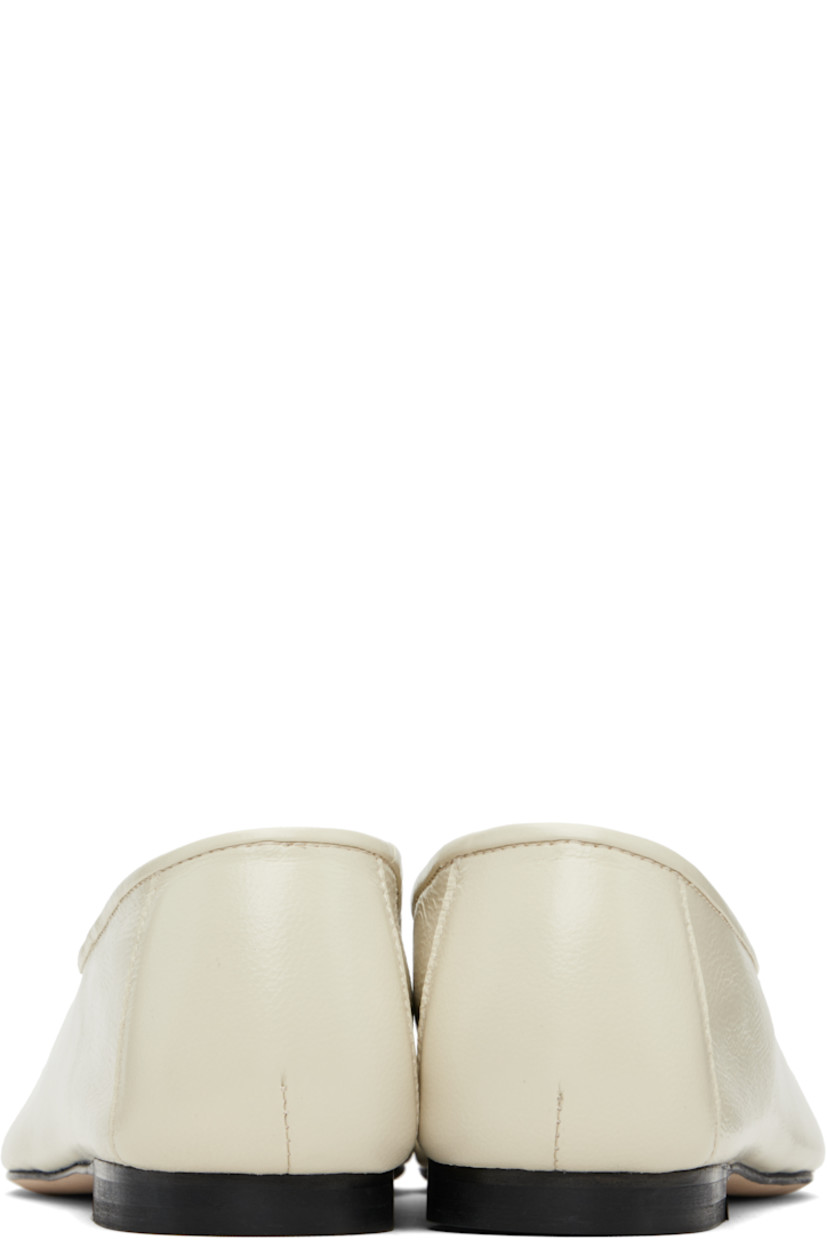 Creased lambskin ballerina flats.

· LWG-certified lambskin
· Central seam at vamp
· Suede lining
· Stacked leather heel with rubber injection
· Nubuck sole

Supplier color: Limewash