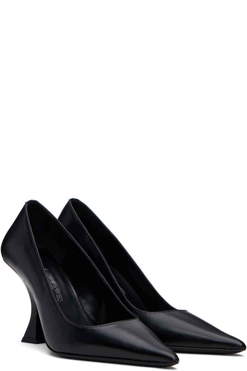 Buffed lambskin heels.

· LWG-certified
· Pointed toe
· Covered stiletto heel with rubber injection
· Leather sole
· Heel: H3.5"

Supplier color: Black