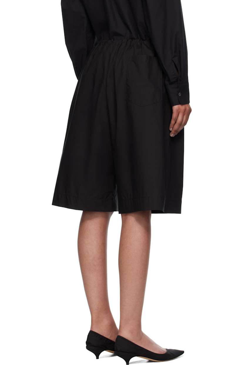 Deadstock cotton poplin shorts. 

· Loose-fit
· Self-tie drawstring at waistband
· Three-pocket styling

Supplier color: Black