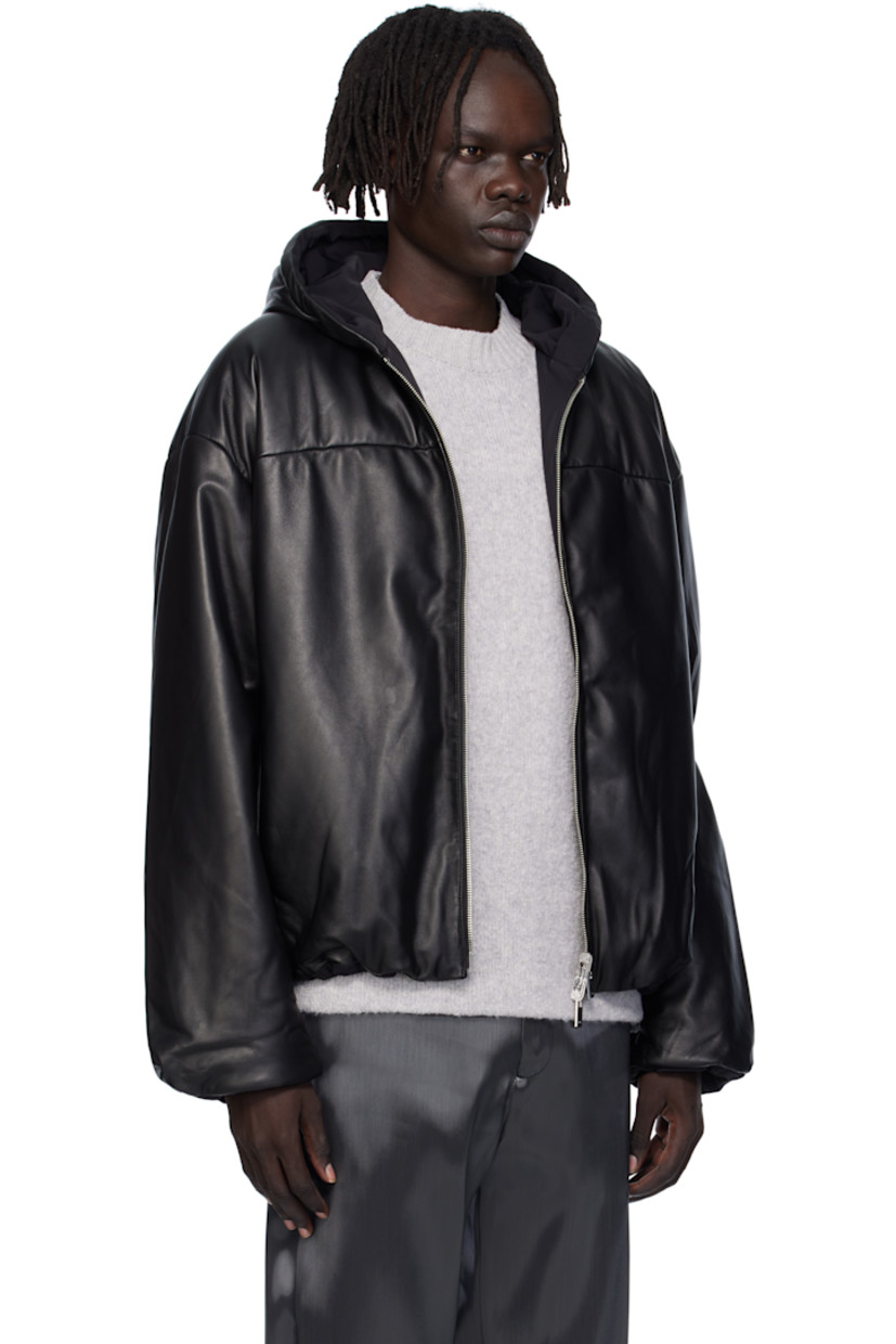 Reversible grained lambskin jacket. 

Reverse in black taffeta. 

· Two-way zip closure
· Welt pockets at waist
· Press-stud strap at sleeve
· Zip pockets at interior 

Supplier color: Black