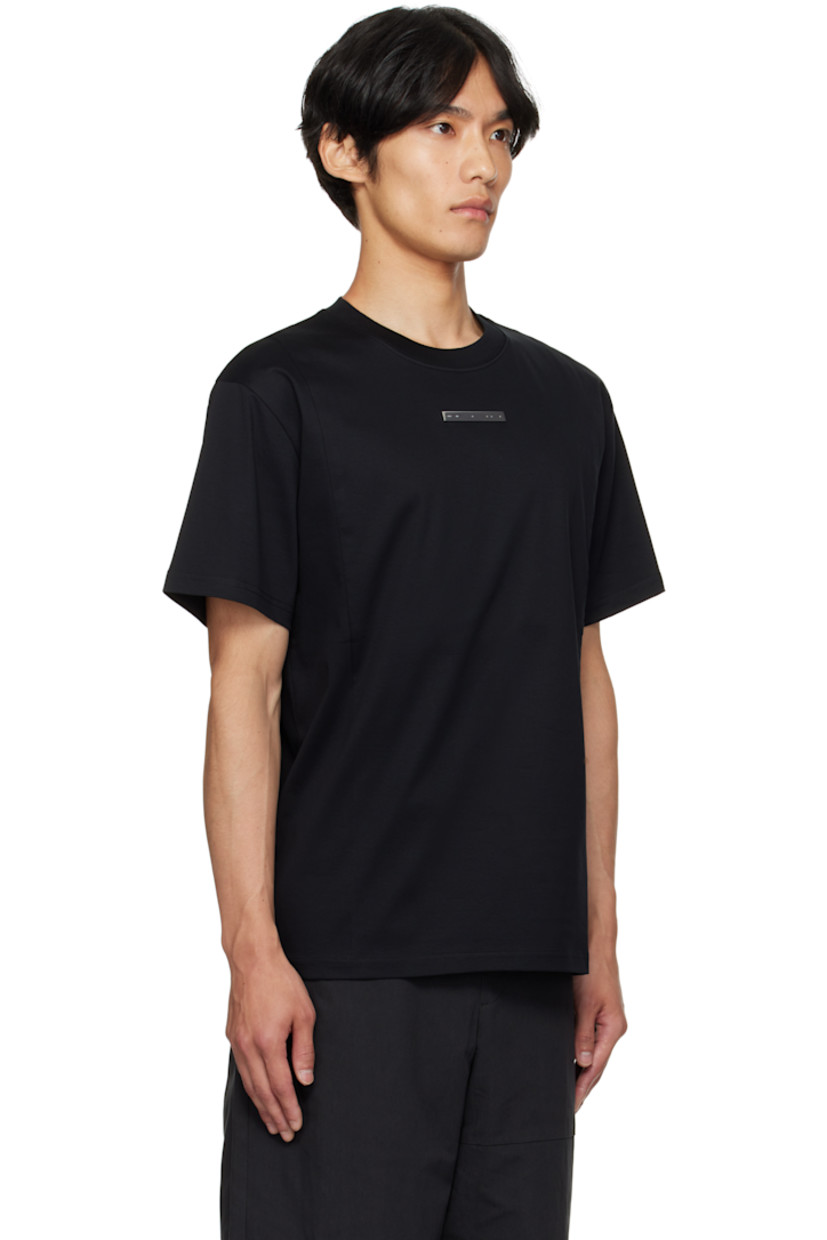 Cotton jersey T-shirt.

· Rib-knit crewneck
· Logo plaque at chest
· Darts at front

Supplier color: Black