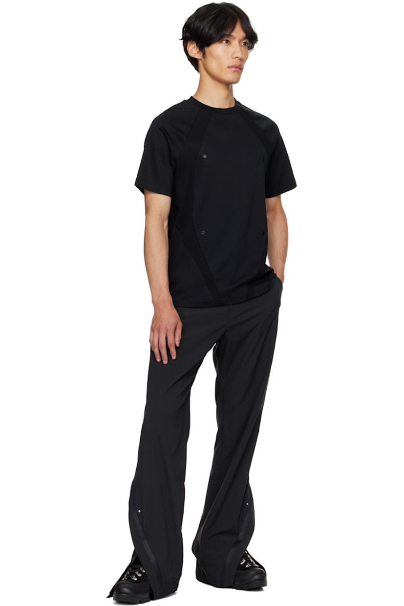 Cotton jersey and waffle-knit T-shirt.

· Paneled construction
· Rib-knit crewneck
· Eyelets at front and back
· Raglan sleeves

Supplier color: Black