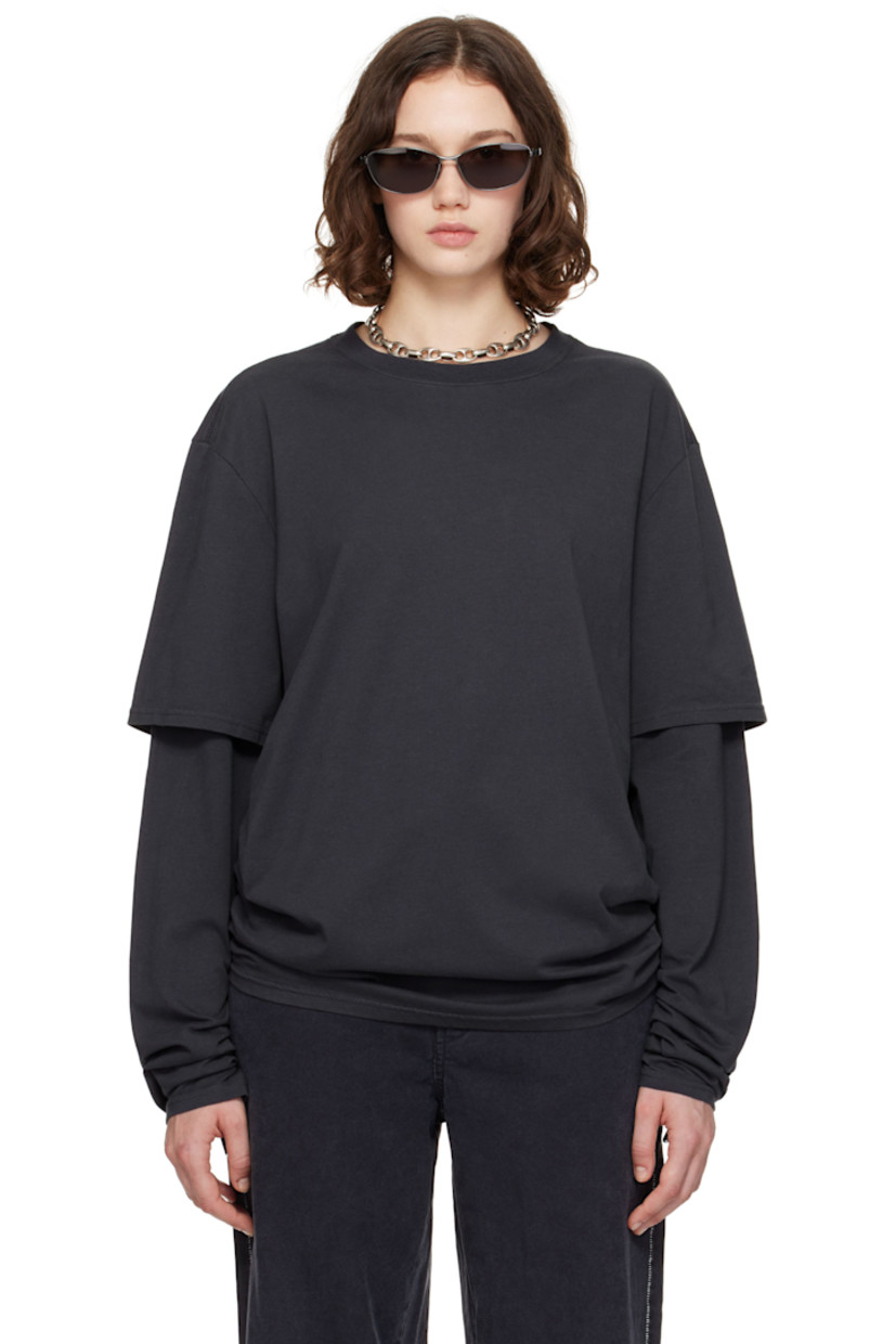 Cotton jersey T-shirt.

· Rib-knit crewneck
· Layered sleeves
· Logo graphic printed at back

Supplier color: Pirate Black