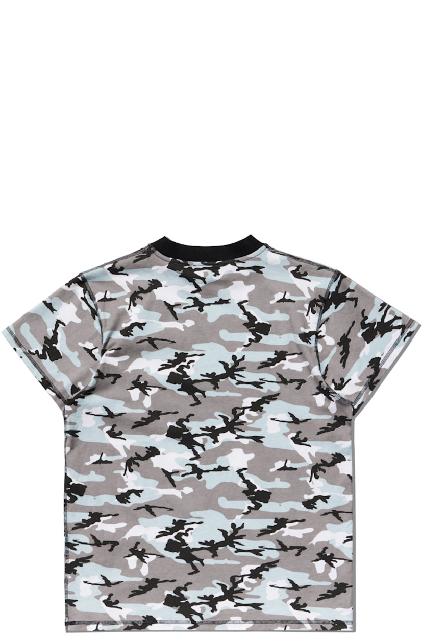 Cotton jersey T-shirt.

· Camouflage pattern throughout
· Rib-knit crewneck

Supplier color: Camo Print All Over