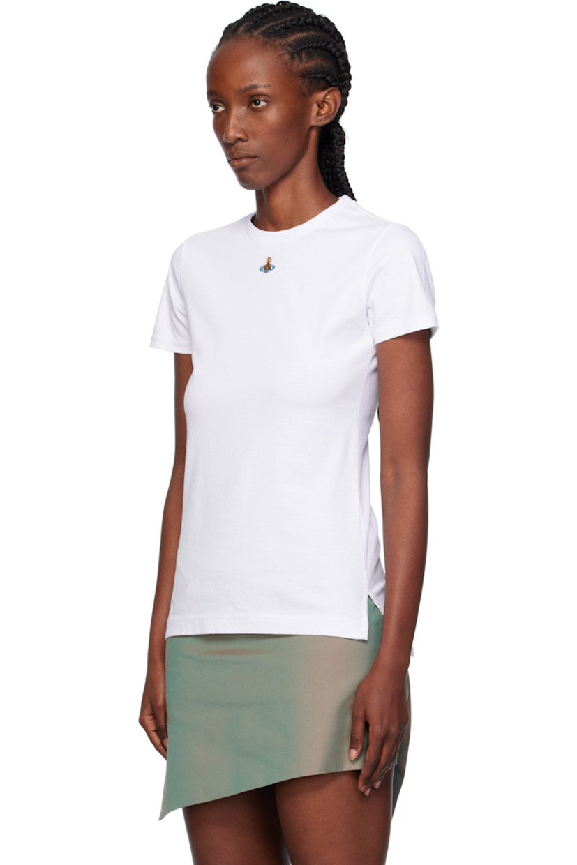 Cotton jersey T-shirt. 

· Rib-knit crewneck
· Embroidered logo at chest 
· Tennis-tail hem

Supplier color: White