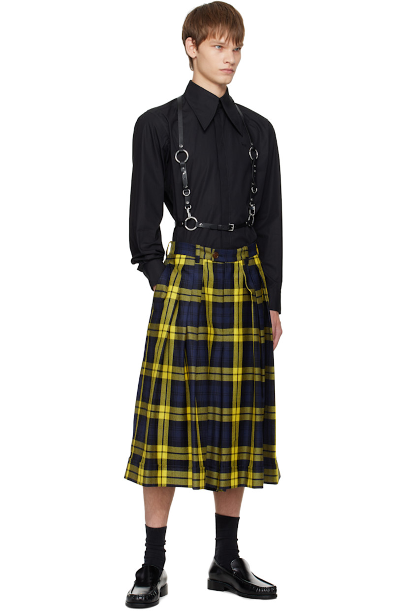 Cotton poplin shirt.

· Pointed collar
· Concealed button closure
· Logo embroidered at chest
· Shirttail hem
· Buttoned barrel cuffs
· Pleats at back yoke

Supplier color: Black