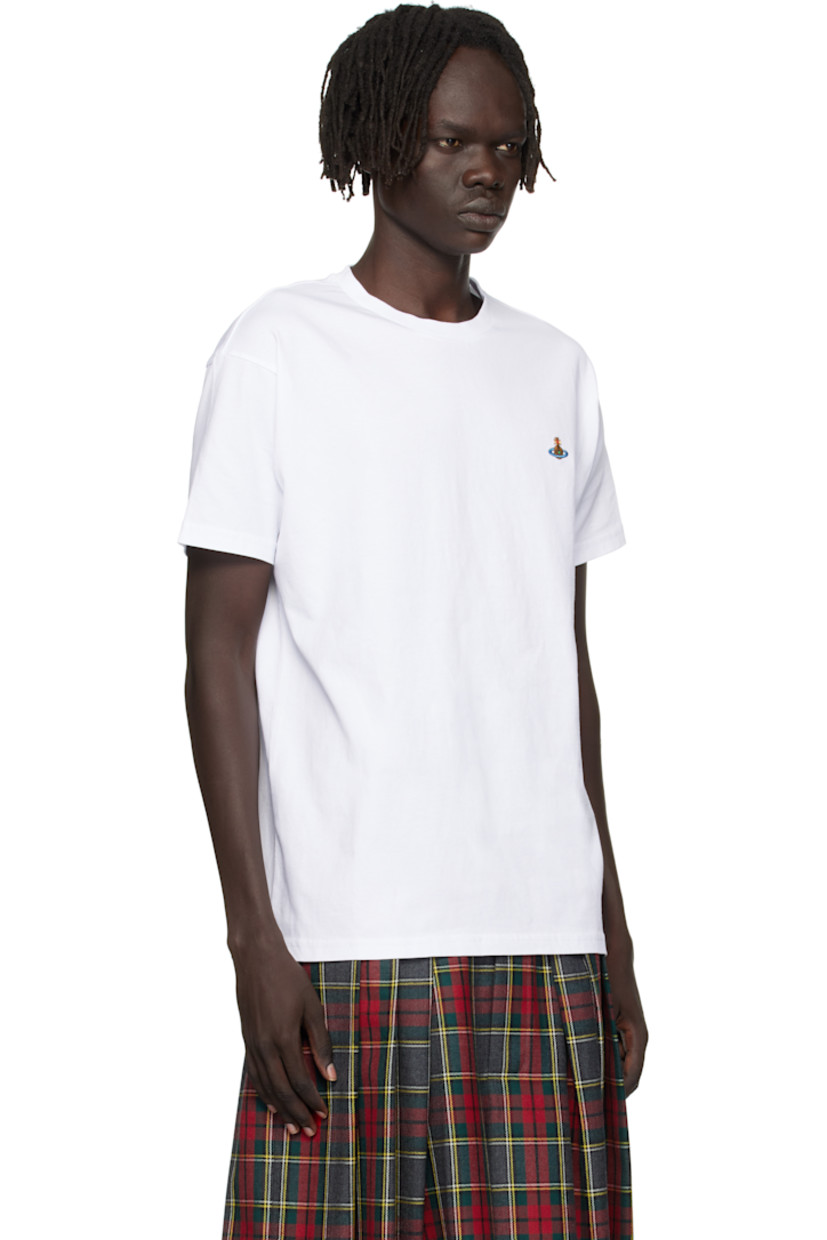 Organic cotton jersey T-shirt.

· Rib-knit crewneck
· Logo embroidered at chest

Supplier color: White