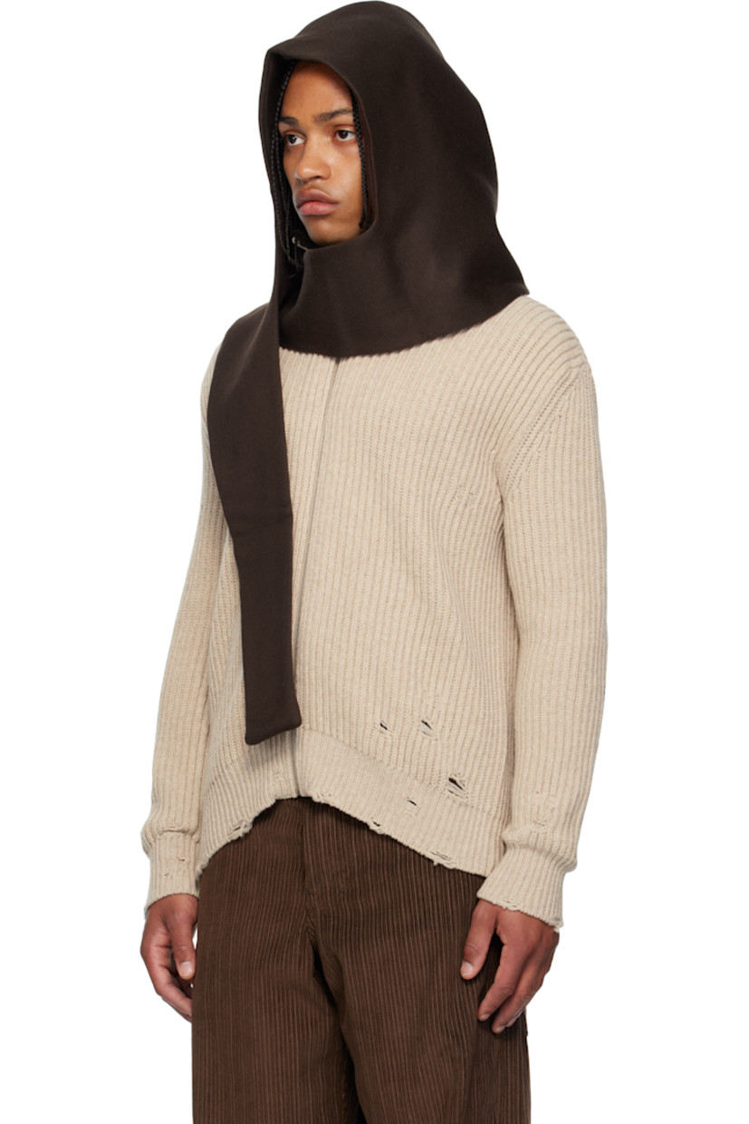Wool melton scarf.

· Central hood
· L70" x W14"

Supplier color: Brown