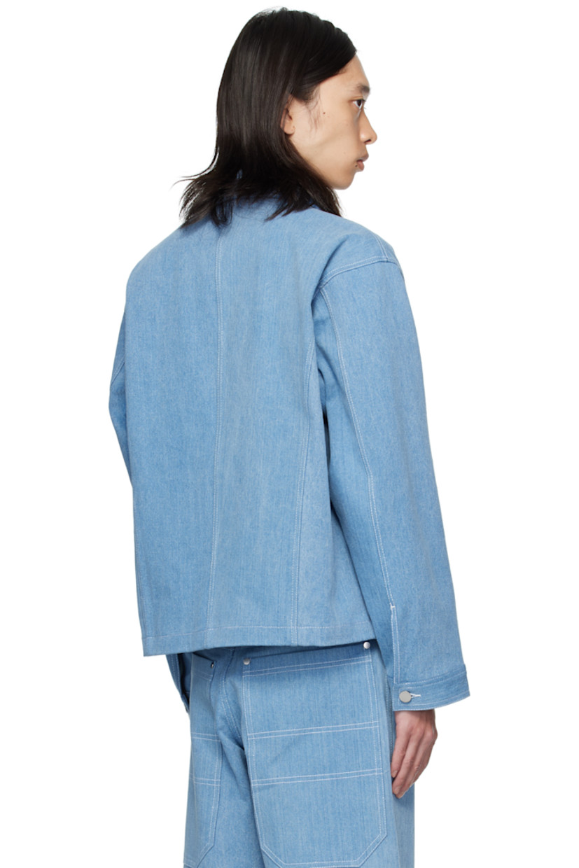 Non-stretch denim jacket. 

· Spread collar 
· Button closure 
· Patch pockets at front 
· Cropped hem
· Buttoned cuffs
· Silver-tone Cobrax™ hardware 
· Contrast stitching in white 

Supplier color: Denim sky blue