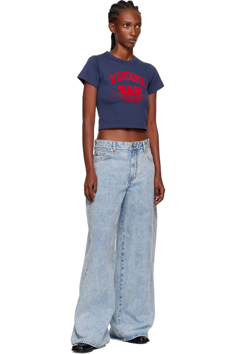 Cotton jersey T-shirt.

· Crewneck
· Logo graphic flocked at front
· Cropped hem
· Text flocked at back

Supplier color: Navy