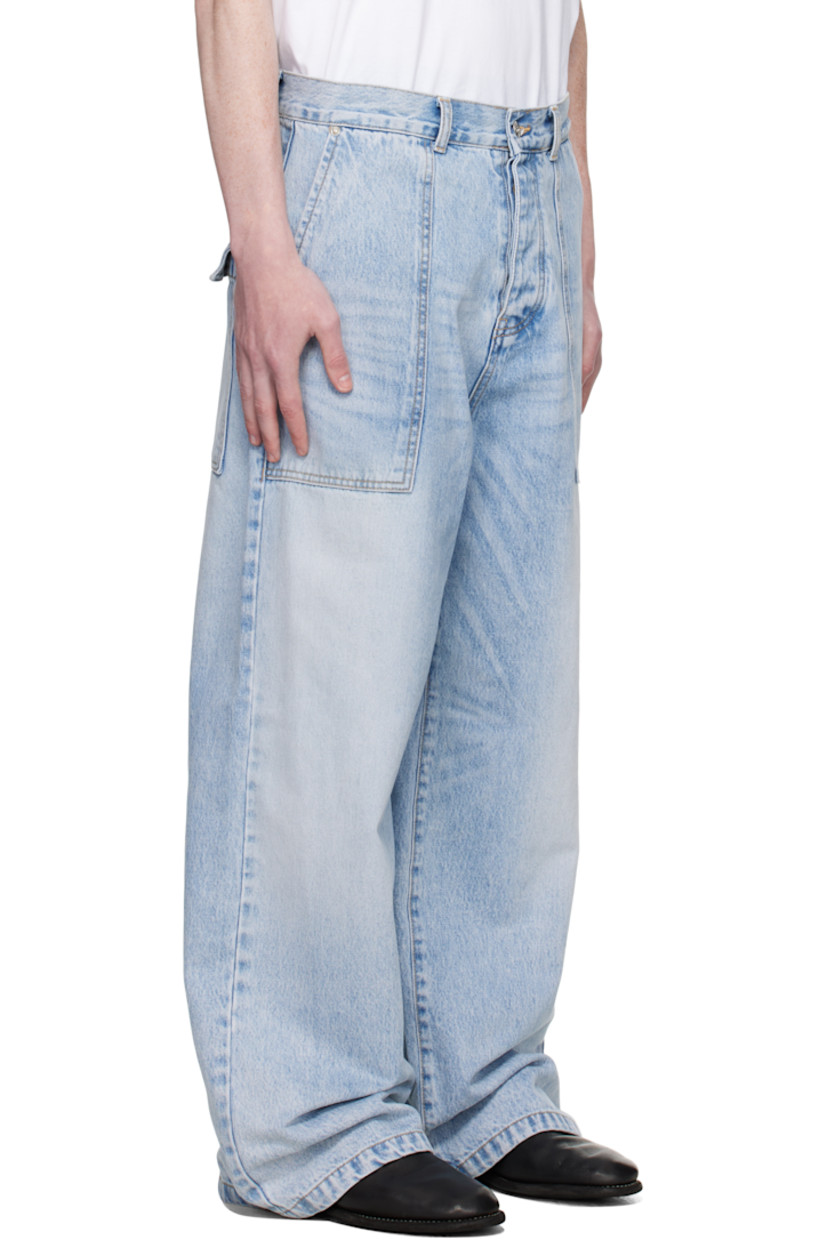 Non-stretch denim jeans.

· Fading and whiskering throughout
· Belt loops
· Four-pocket styling
· Button fly
· Logo embroidered at leg
· Contrast stitching in tan

Supplier color: Sky