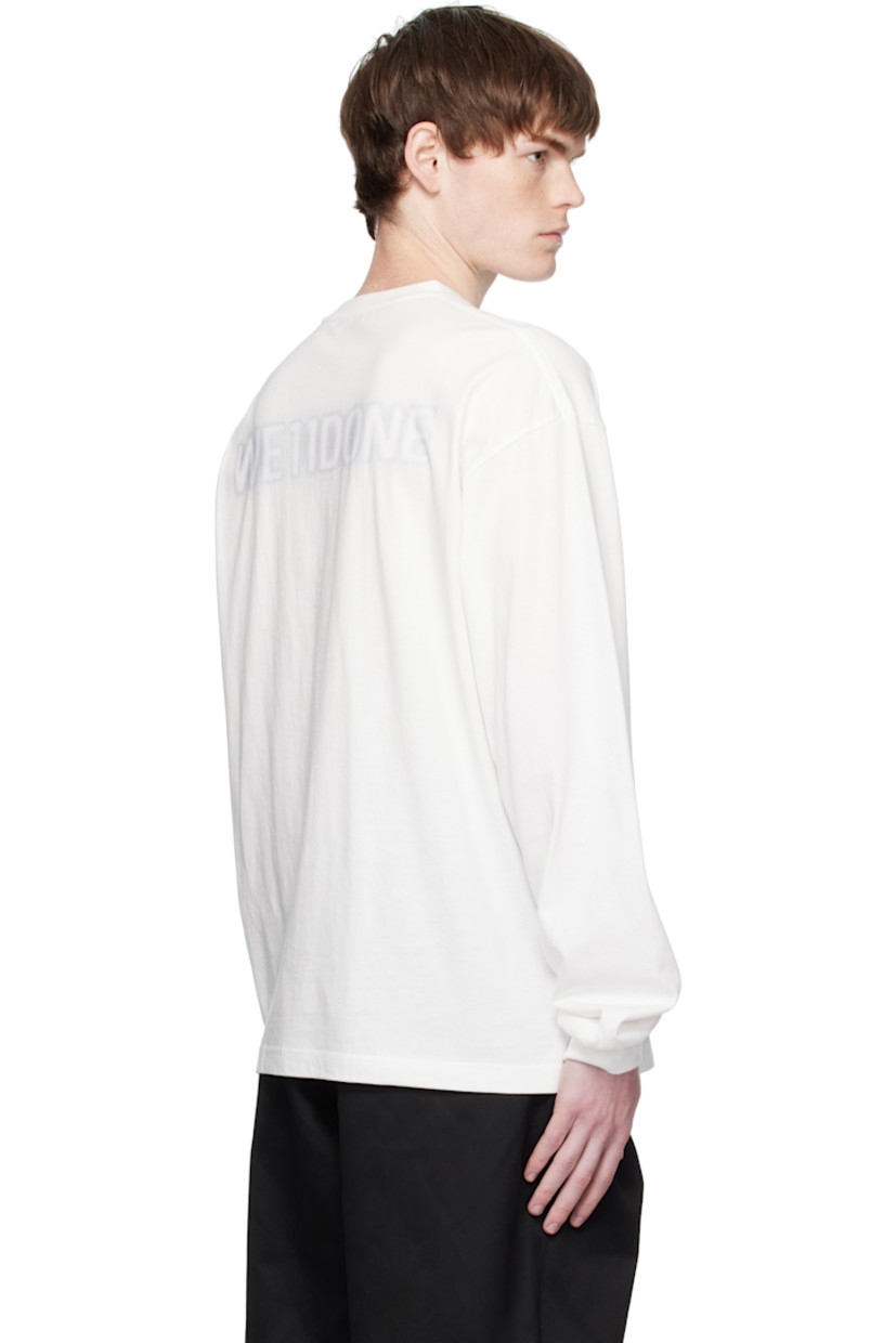 Cotton jersey T-shirt.

· Rib-knit crewneck and cuffs
· Logo graphic printed at front
· Dropped shoulders
· Logo printed at back

Supplier color: White