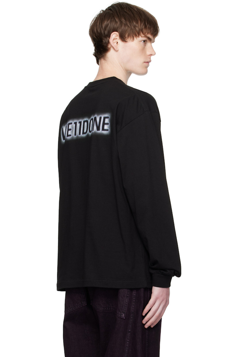 Cotton jersey T-shirt.

· Rib-knit crewneck and cuffs
· Logo graphic printed at front
· Dropped shoulders
· Logo printed at back

Supplier color: Black