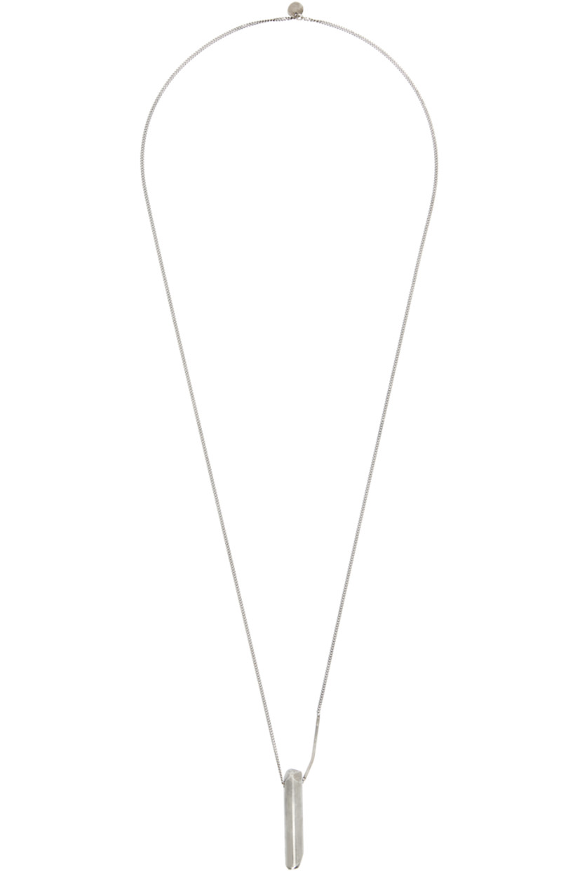 Handcrafted curb chain necklace in sterling silver. 

· Pendant at drop
· D13"

Supplier color: Silver
