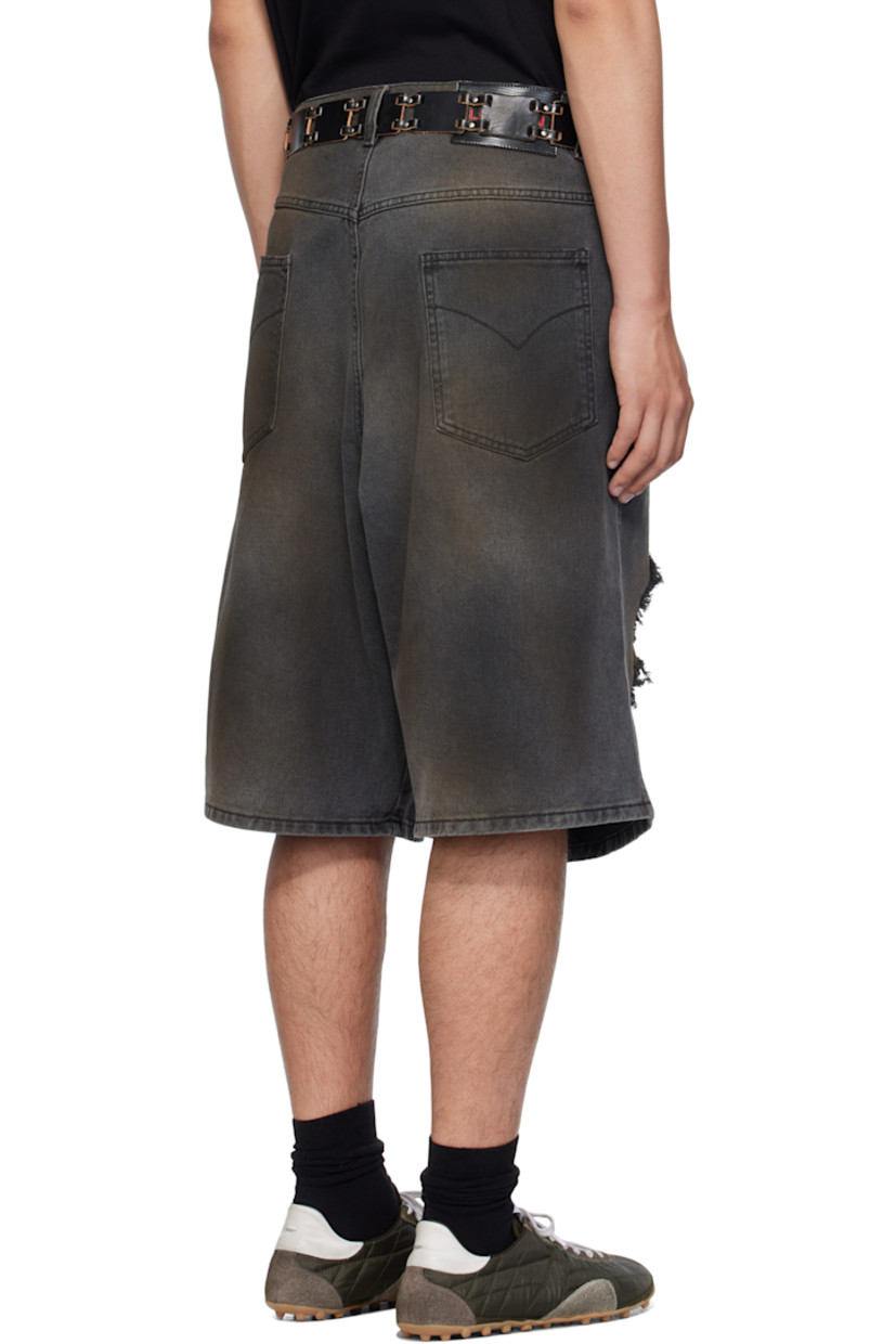 Non-stretch denim shorts.

· Wide-leg 
· Fading, whiskering, smudging, and distressing throughout 
· Belt loops
· Five-pocket styling
· Pleat at zip fly 
· Logo patch at back waistband
· Logo-engraved silver-tone hardware

Supplier color: Dirty outcast grey