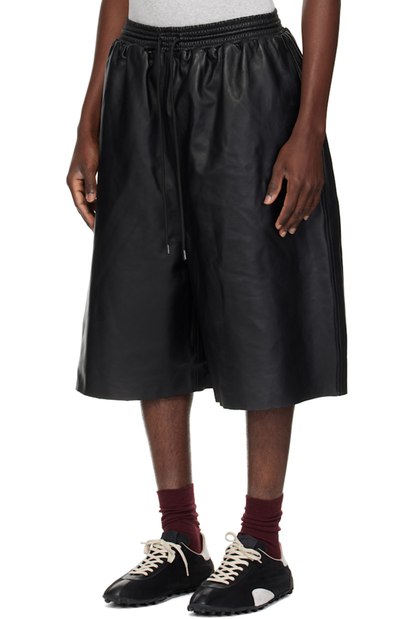 Grained nappa lambskin shorts. 

· Drawstring at elasticized waistband
· Two-pocket styling
· Cotton poplin lining

Supplier color: Black