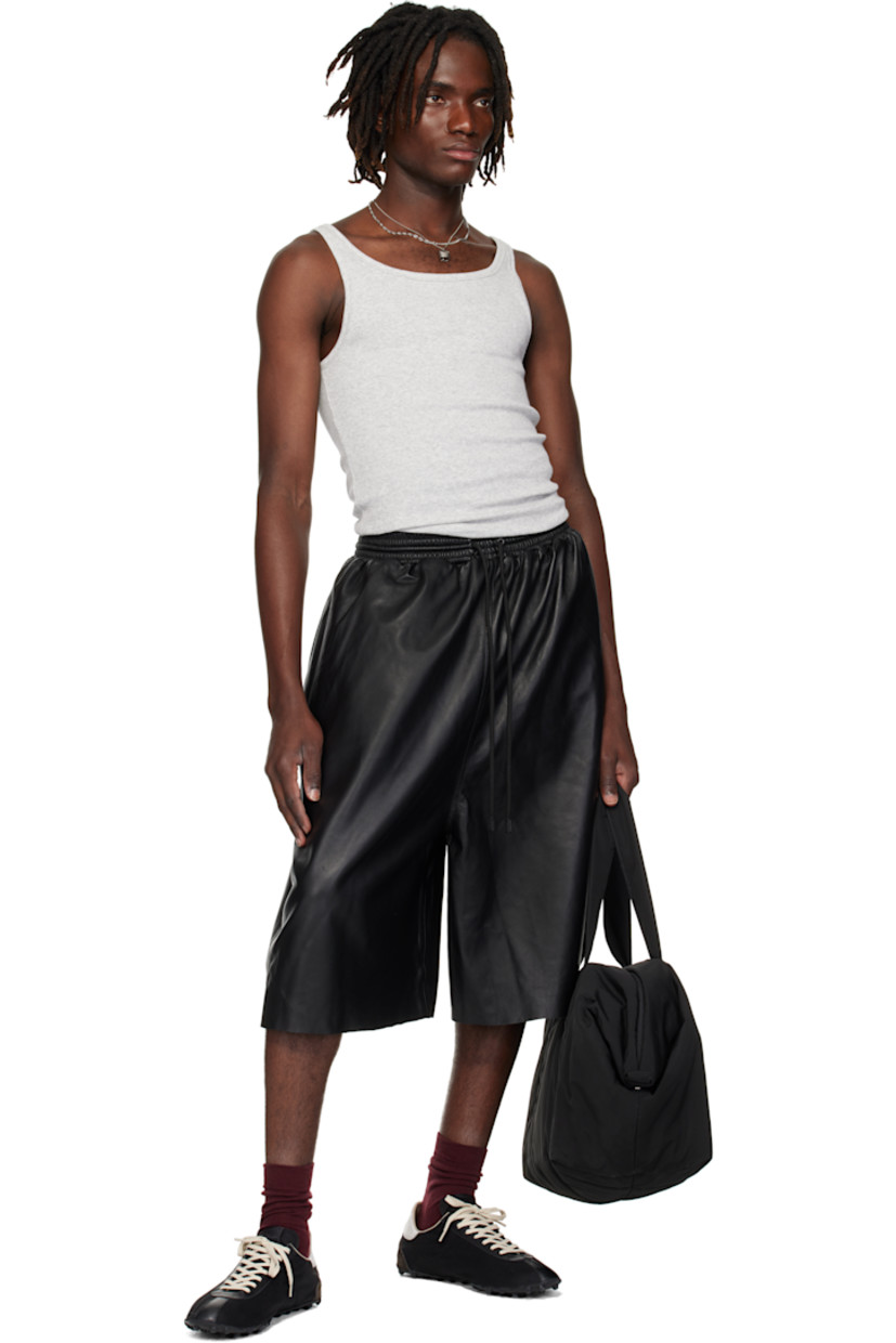 Grained nappa lambskin shorts. 

· Drawstring at elasticized waistband
· Two-pocket styling
· Cotton poplin lining

Supplier color: Black