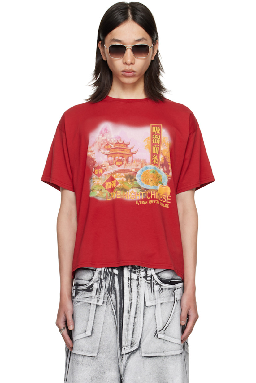 Cotton jersey T-shirt. 

· Rib-knit crewneck
· Logo graphic printed at front 

Supplier color: Red