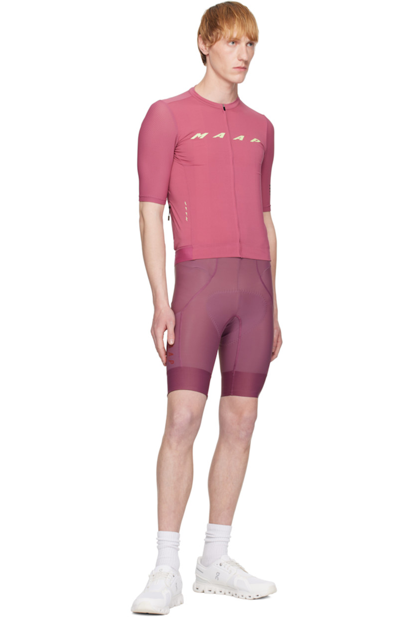 Lightweight stretch recycled nylon jersey top. MAAP honeycomb mesh panels throughout. Bonded reflective logos and trim throughout.

· bluesign®-certified textile
· Moisture-wicking 
· Crewneck
· Zip closure
· Elasticized hem
· Logo flag at side seam
· Zip pocket and patch pockets at back hem
· Non-slip silicone band at inner hem
· Total weight: 150 g

Supplier color: Mauve