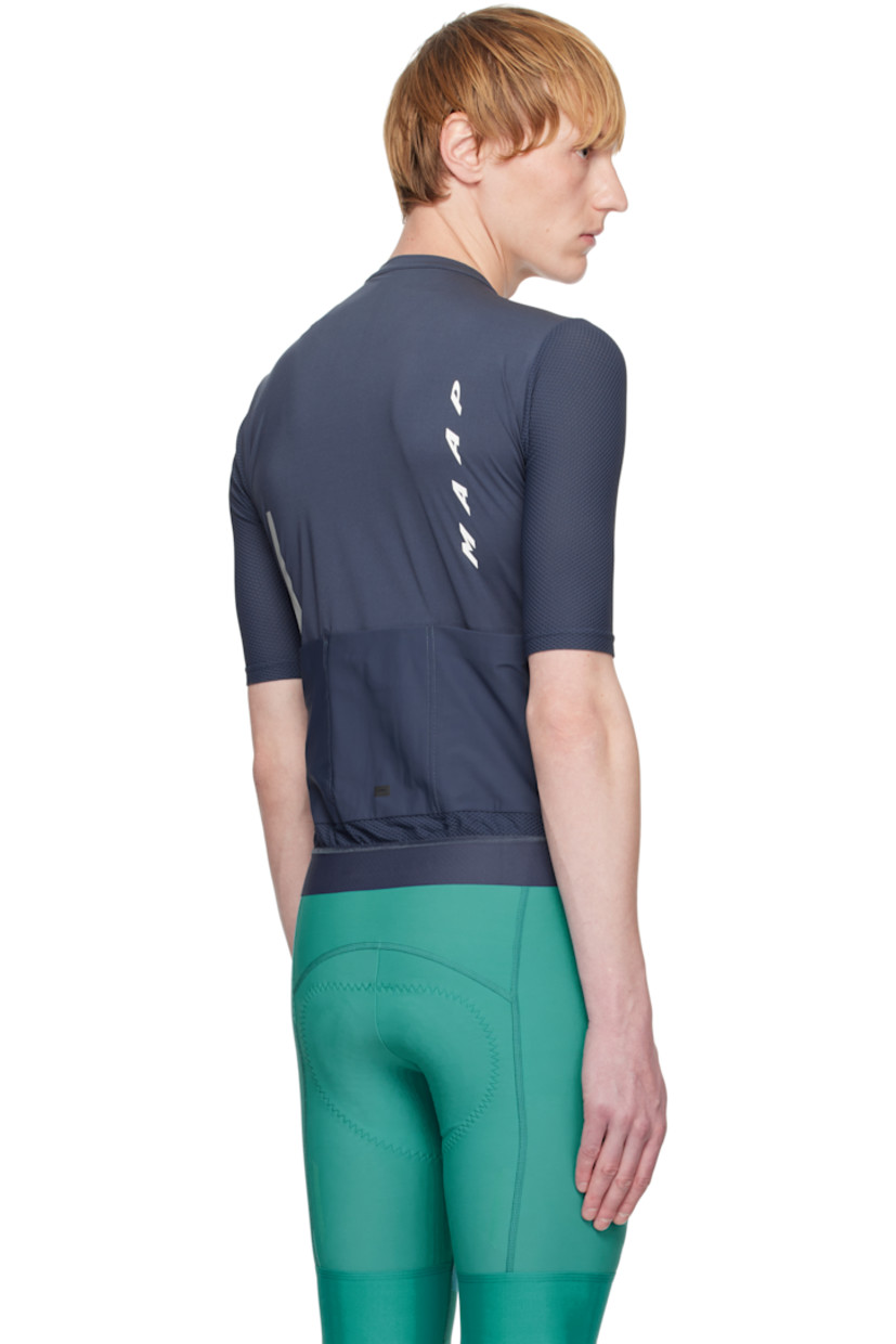 Lightweight stretch recycled nylon jersey top. MAAP honeycomb mesh panels throughout. Bonded reflective logos and trim throughout.

· bluesign®-certified textile
· Moisture-wicking 
· Crewneck
· Zip closure
· Elasticized hem
· Logo flag at side seam
· Zip pocket and patch pockets at back hem
· Non-slip silicone band at inner hem
· Total weight: 150 g

Supplier color: Midnight
