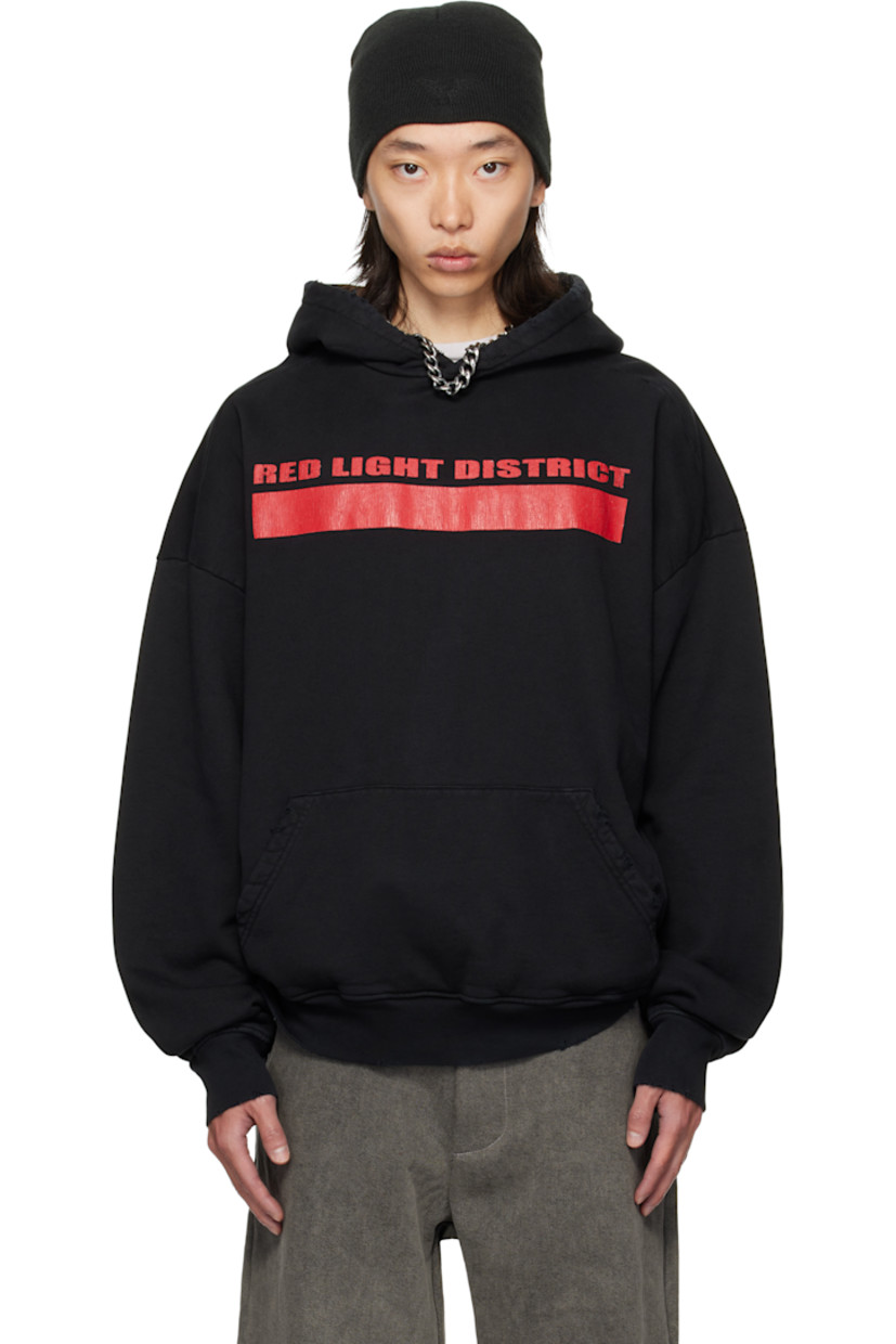 Cotton fleece hoodie. 

· Crackled text bonded at front 
· Kangaroo pocket
· Rib-knit hem and cuffs
· Dropped shoulders

Supplier color: Black