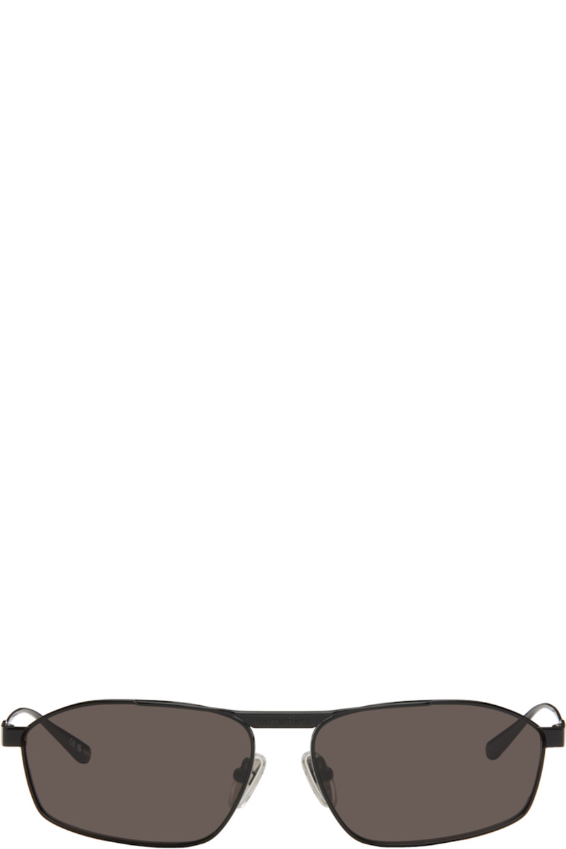 Rectangular metal-frame sunglasses in black

· Gray lenses
· 100% UVA/UVB protection, category 3
· Logo engraved at face
· Adjustable rubber nose pads
· Includes case
· Size: 63.16 140

Supplier color: Black/Black/Grey
