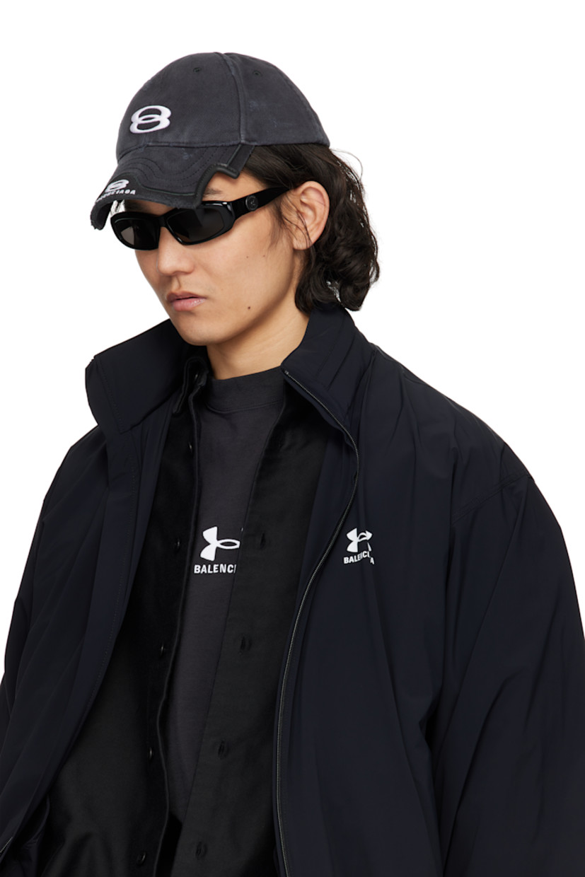 Rectangular acetate-frame sunglasses in black.

· Gray lenses
· Logo etched at lens 
· Integrated nose pads
· Logo-engraved graphic hardware at temples
· Includes case
· Size: 58.20 140

Supplier color: Black/Black/Grey