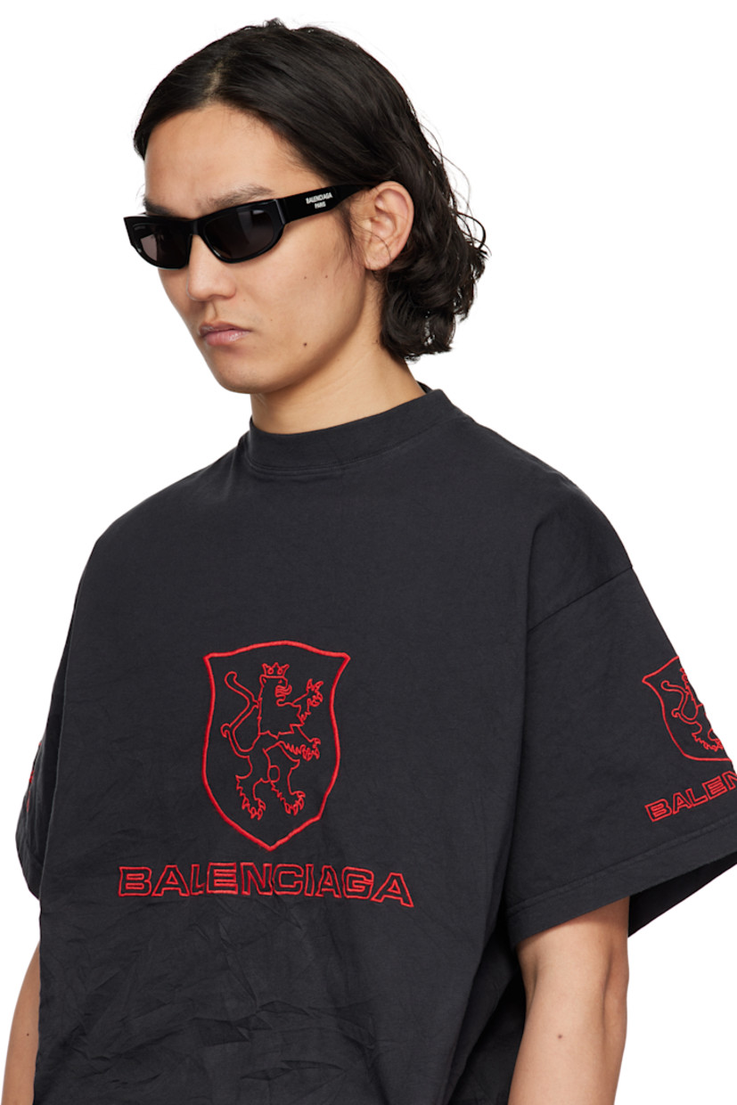 Rectangular acetate-frame sunglasses in black.

· Gray lenses
· Logo etched at lens
· Integrated nose pads
· Logo printed at temples
· Includes case
· Size: 56.19 145

Supplier color: Black/Black/Grey