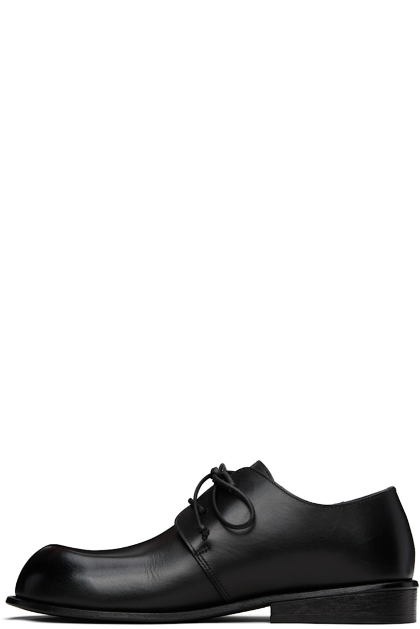 Buffed leather derbys.

· Lace-up closure
· Stacked leather heel with rubber injection
· Leather sole with rubber injection

Supplier color: Black
