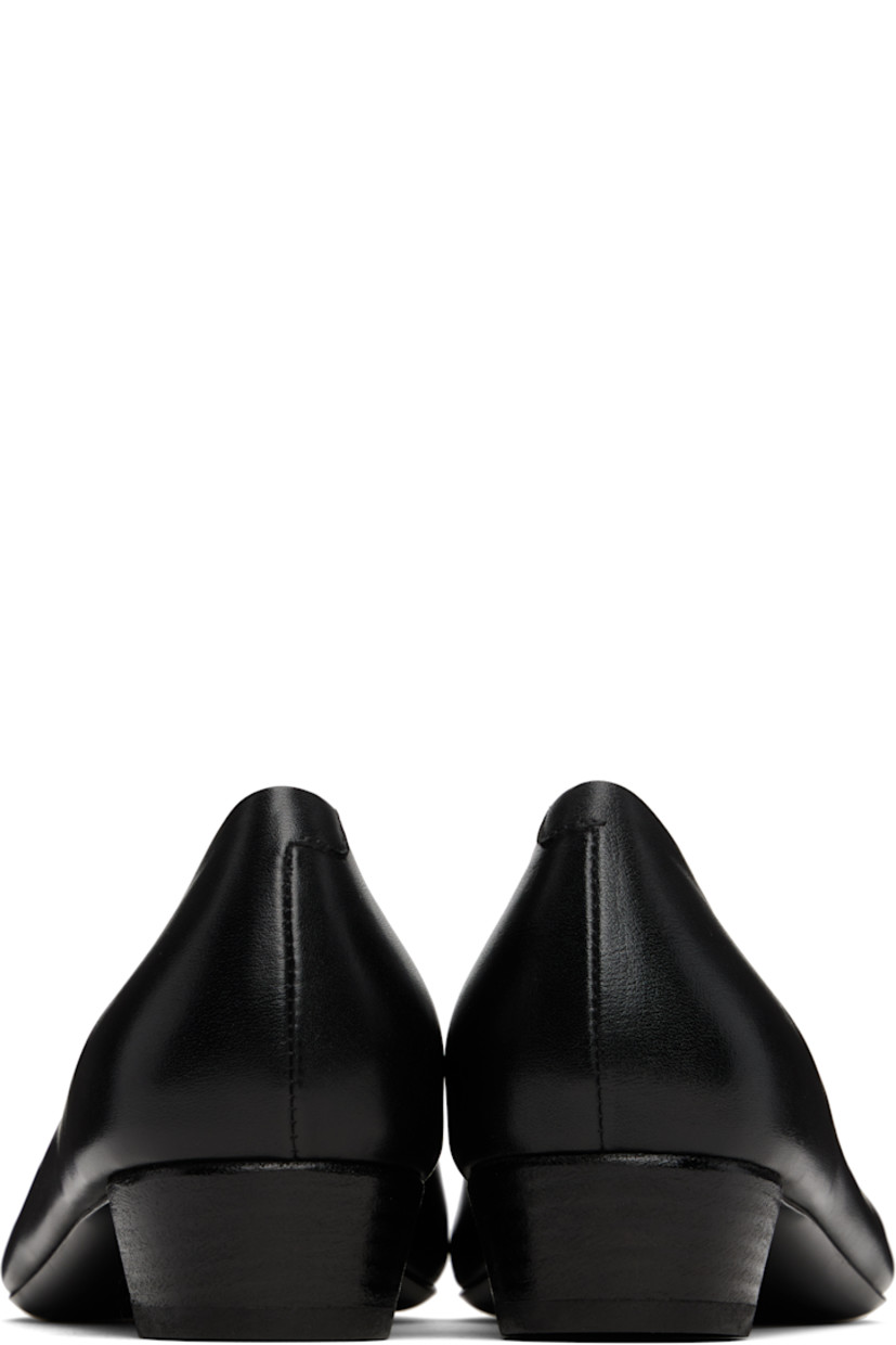 Buffed leather heels in black.

· Almond toe
· Stacked leather heel with rubber injection
· Hand-painted leather sole
· Heel: H1.25"

Supplier color: Black