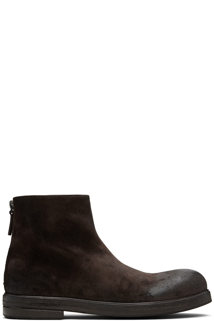 Ankle-high suede boots.

· Zip closure at heel
· Buffed leather lining
· Stacked leather heel with rubber injection
· Leather sole

Supplier color: Dark brown