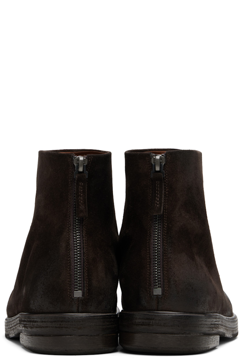 Ankle-high suede boots.

· Zip closure at heel
· Buffed leather lining
· Stacked leather heel with rubber injection
· Leather sole

Supplier color: Dark brown