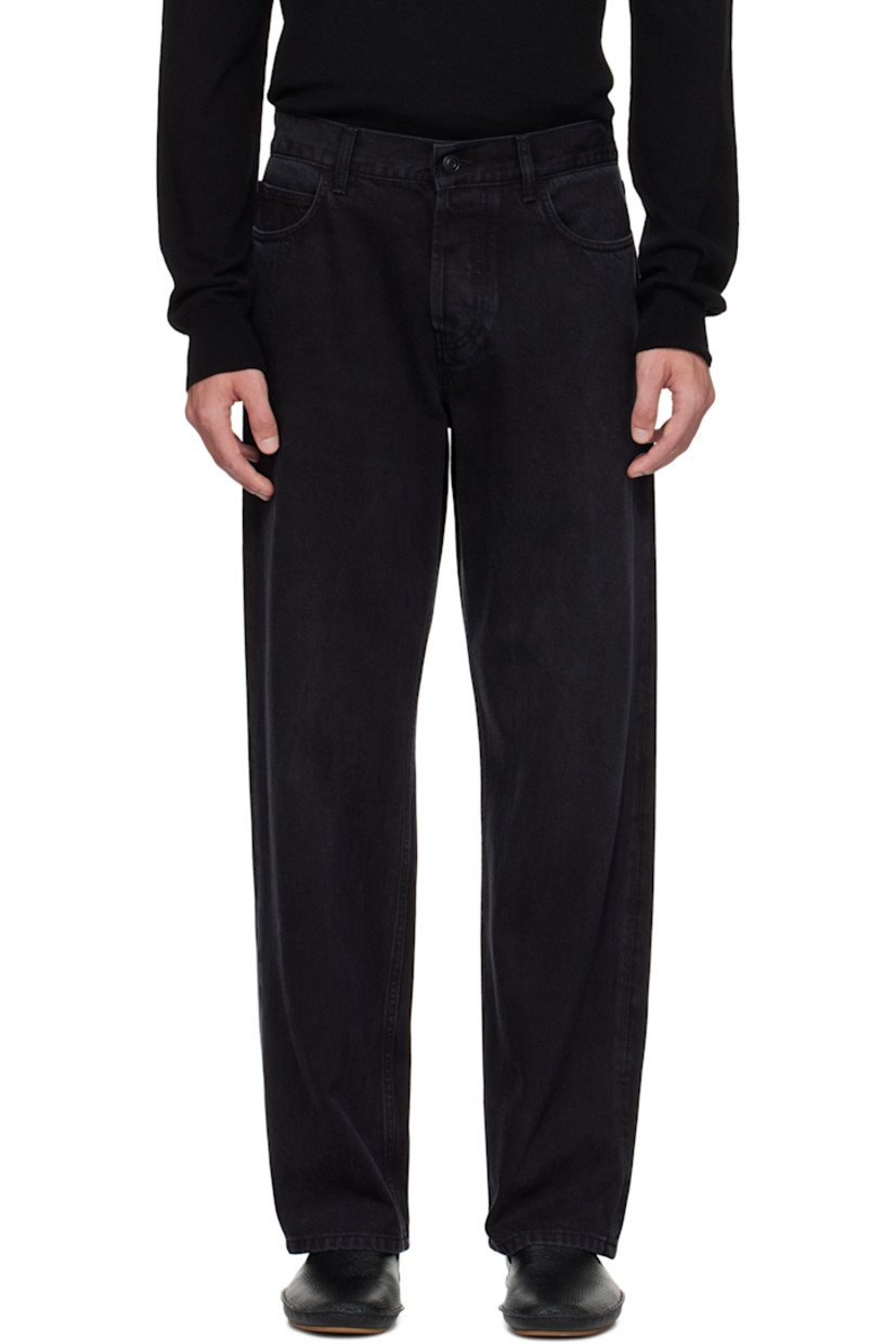 Non-stretch denim jeans.

· Fading throughout 
· Loose-fit 
· Belt loops
· Five-pocket styling
· Button fly 

Supplier color: Black