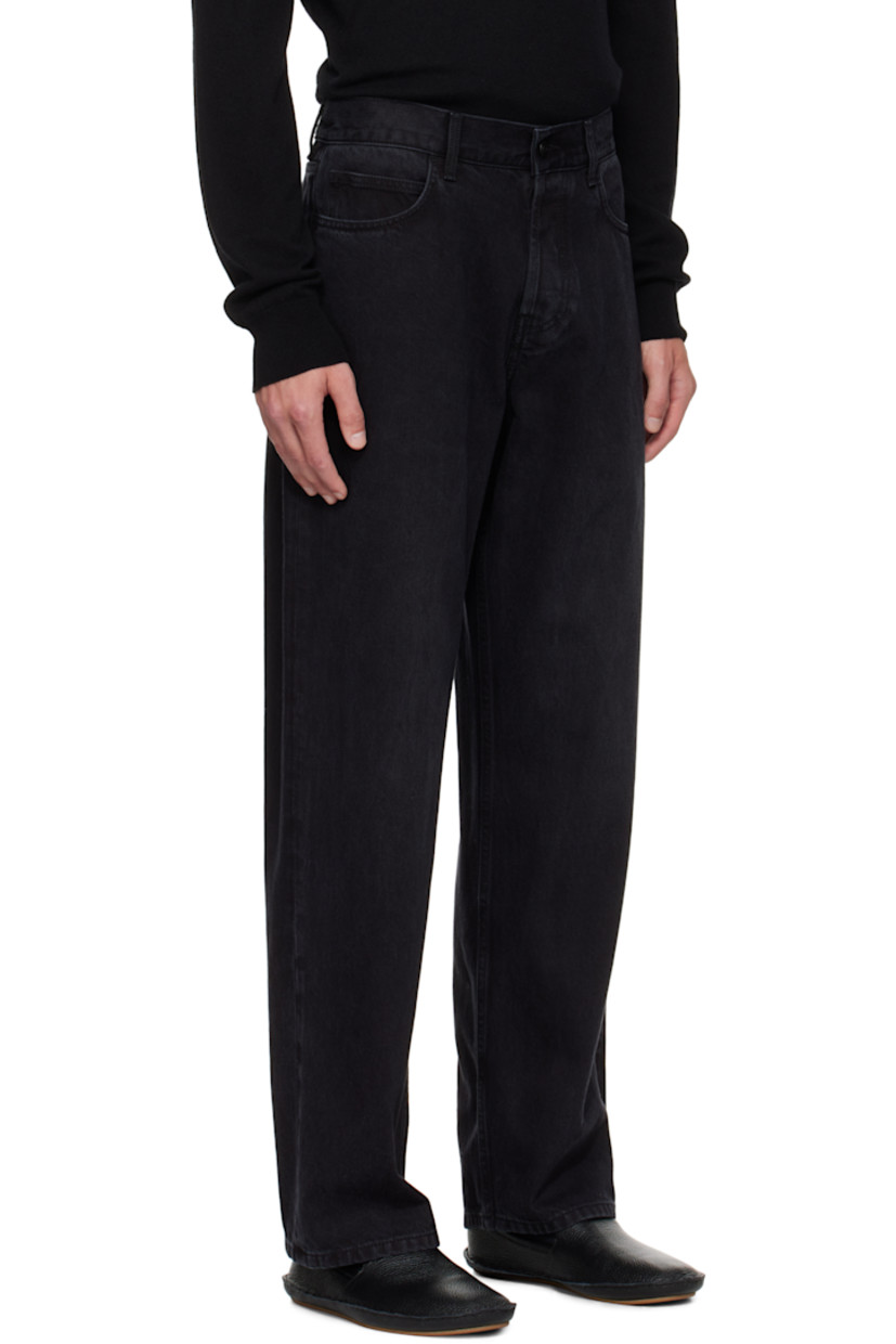Non-stretch denim jeans.

· Fading throughout 
· Loose-fit 
· Belt loops
· Five-pocket styling
· Button fly 

Supplier color: Black