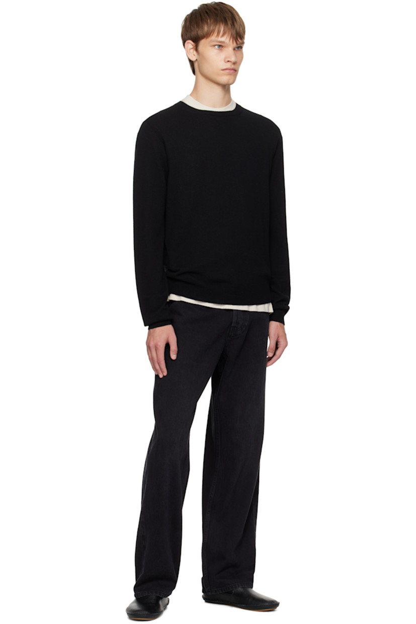 Non-stretch denim jeans.

· Fading throughout 
· Loose-fit 
· Belt loops
· Five-pocket styling
· Button fly 

Supplier color: Black