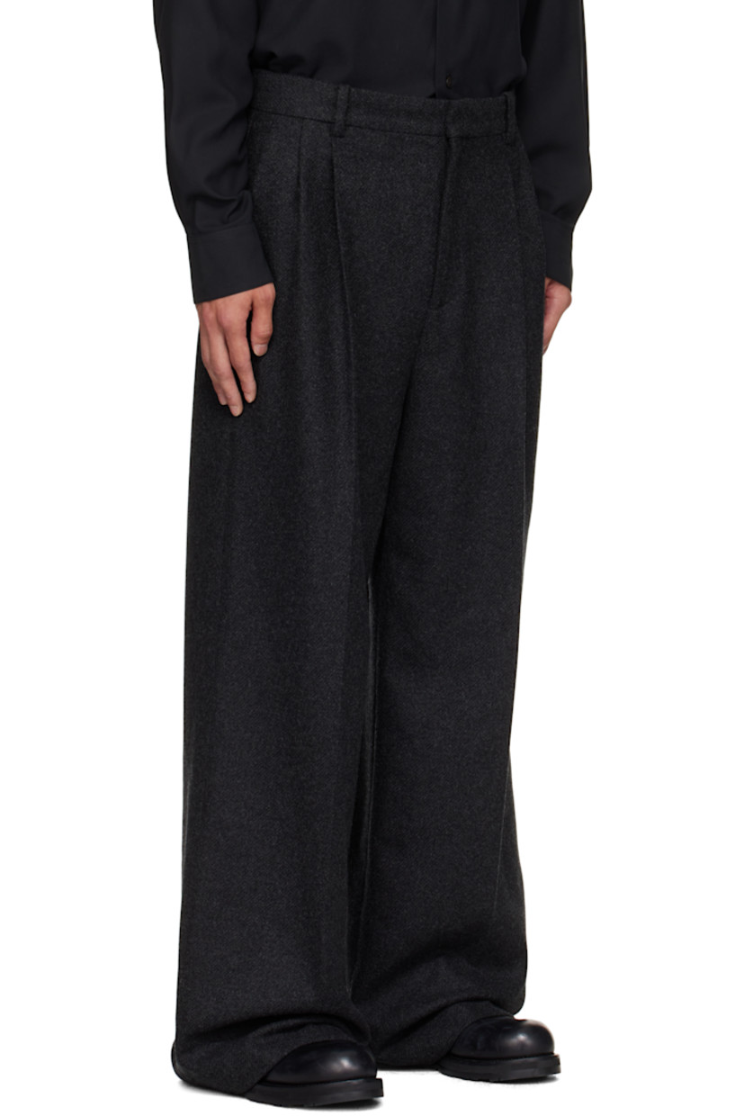 Lightweight brushed virgin wool- and goat cashmere-blend twill trousers.

· Wide-leg 
· Mid-rise 
· Belt loops
· Four-pocket styling
· Zip fly 
· Pleats at front 
· Creased legs 

Supplier color: Dark grey