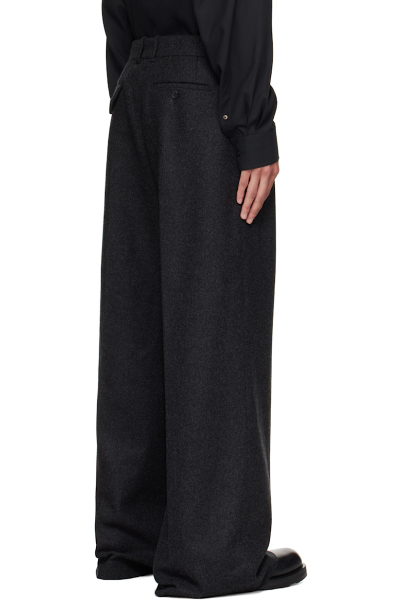 Lightweight brushed virgin wool- and goat cashmere-blend twill trousers.

· Wide-leg 
· Mid-rise 
· Belt loops
· Four-pocket styling
· Zip fly 
· Pleats at front 
· Creased legs 

Supplier color: Dark grey